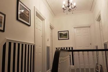 پانسیون Oakover Guest House