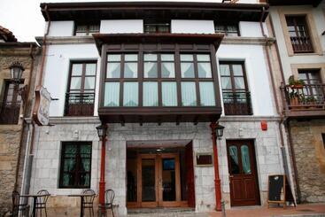 פנסיון Posada Los Gallos