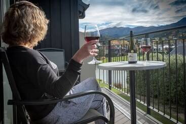 Village Lake Apartments