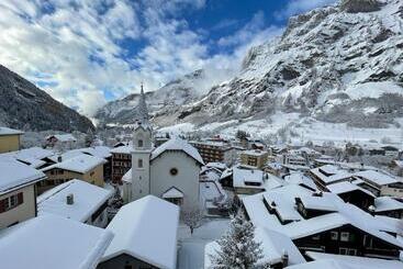 ユースホステル Escher