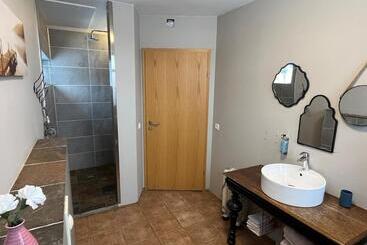 Farmhotel Efstidalur