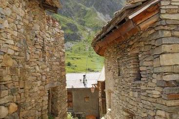 پانسیون Chalet Colinn