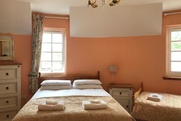 פנסיון Distillery Guest House