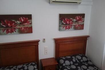 Пансион Hostal Cabrera