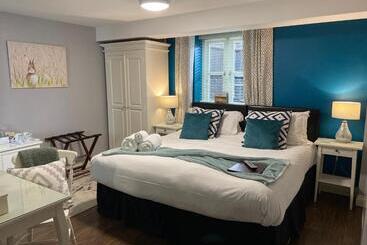 بنسيون The Limes