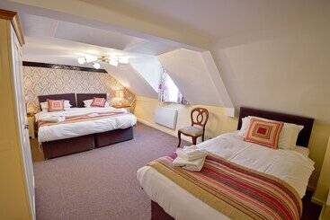 ペンション The Royal Victoria And Bull