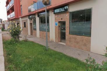 پانسیون Hostal Acueducto Los Milagros