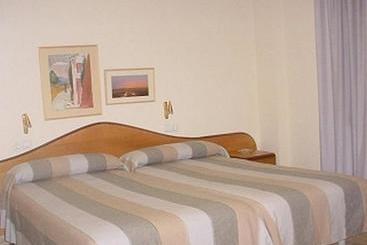 پانسیون Hostal La Barretina