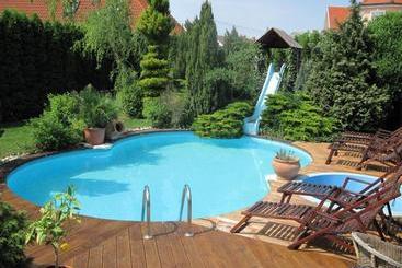 펜션 Szent Kristof Panzio