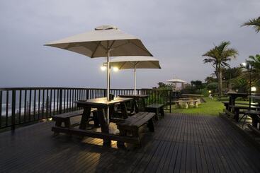 ペンション The Bali Grand Lodge And Spa
