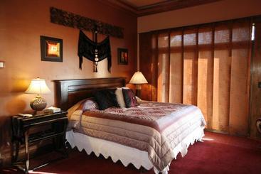 فندق صغير Swan River Inn