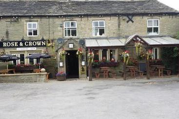 הוסטל The Rose And Crown