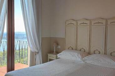 Отель Agriturismo Il Casale Del Lago