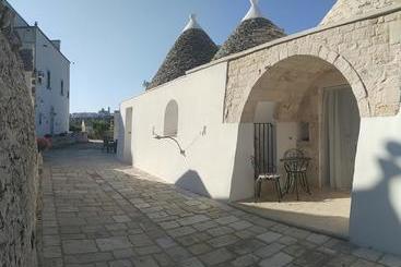 هتل Agriturismo Masseria Aprile