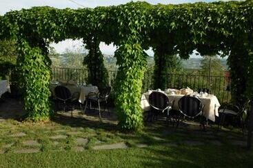 Отель Cascina Delle Rose