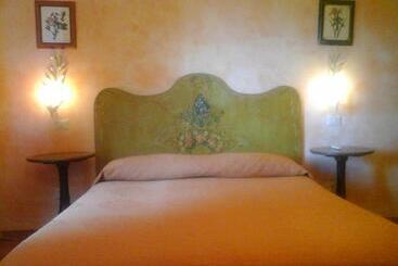 Отель Ciuci S Manor