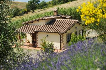 בית מלון כפרי Le Capannacce
