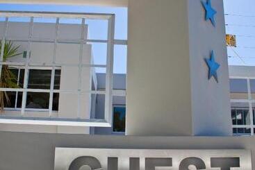 פנסיון 80 Kendal Guest House