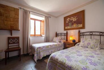 بنسيون Hostal El Asturiano