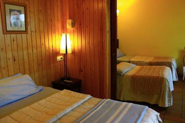 پانسیون Hostal Escartín