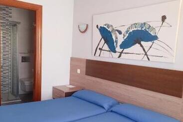 ペンション Hostal La Colonia