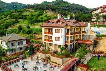 بنسيون Kris Guest House