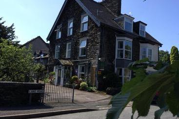 פנסיון Rocklea Guest House