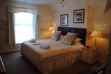 بنسيون Craig Ard