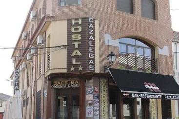 פנסיון Hostal Cazalegas