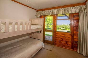 پانسیون Piesang Valley Lodge