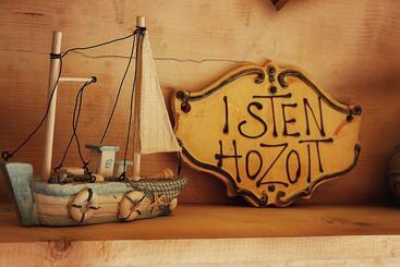 호스텔 Autóscsárda és Panzió