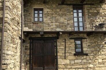 فندق Cascina Bertolotto Wine Resort