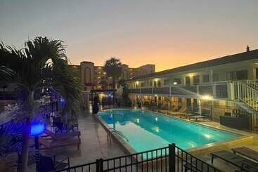 فندق صغير Holiday Isles Resort