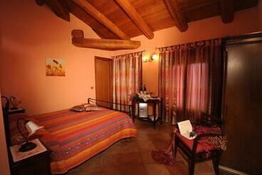 Отель Agriturismo Bianconiglio