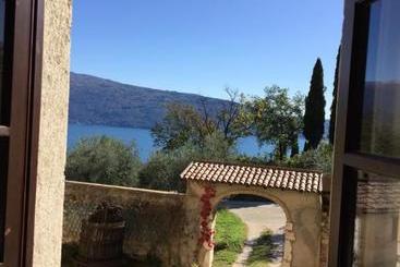 هتل Agriturismo Cervano