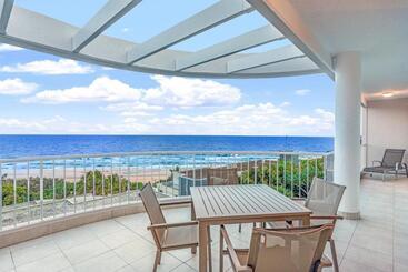 公寓式酒店 La Mer Sunshine Beachfront