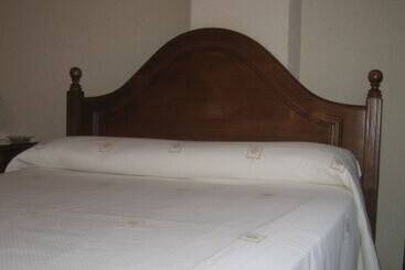 بنسيون Hostal Restaurante La Trucha