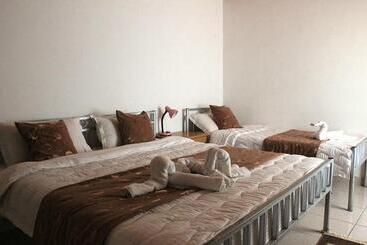 پانسیون Pilgrim S Guest House