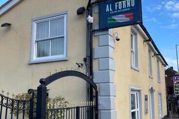 Общежитие Al Forno Restaurant & Inn