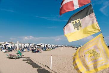 アパートホテル Appartamenti Aurora