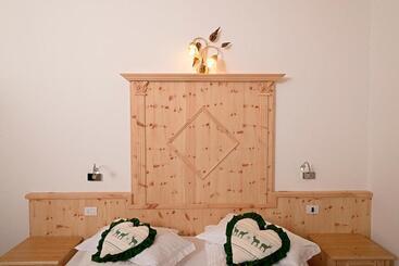 מלון דירות Cesa Melester