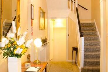 پانسیون Hedley Villa Guest House