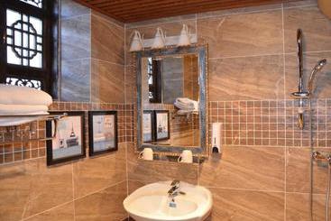 Pensão Maple Leaf Inn