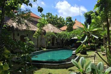 Пансион Satria Bungalow