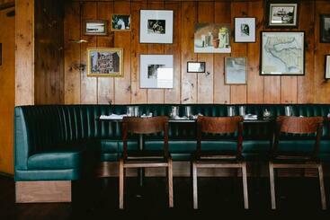 فندق صغير Captain Whidbey