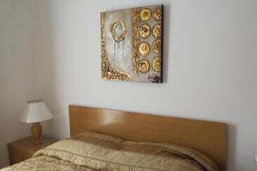 膳宿费 Alojamento Cesarini