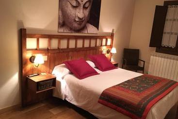 פנסיון Hostal Otsoa