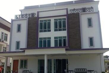 פנסיון Kompo Villa 2