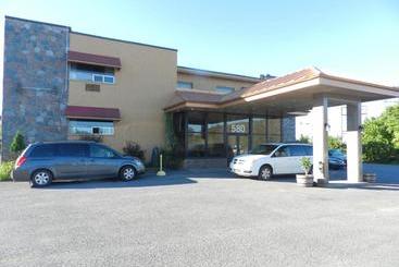 فندق صغير L'auberge De L'aeroport Inn