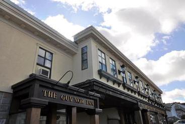 ユースホステル The Guv Nor Inn